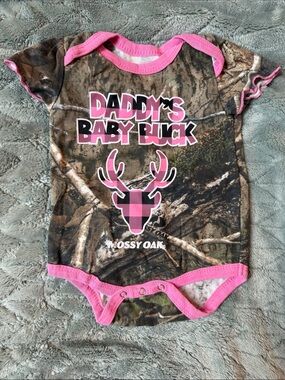 Mossy Oak Camo Infant Bodysuit with Pink Trim